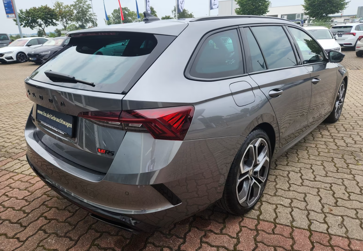 Skoda Octavia Combi IV 2.0 TDI 200ch RS 4x4 DSG7 Attelage