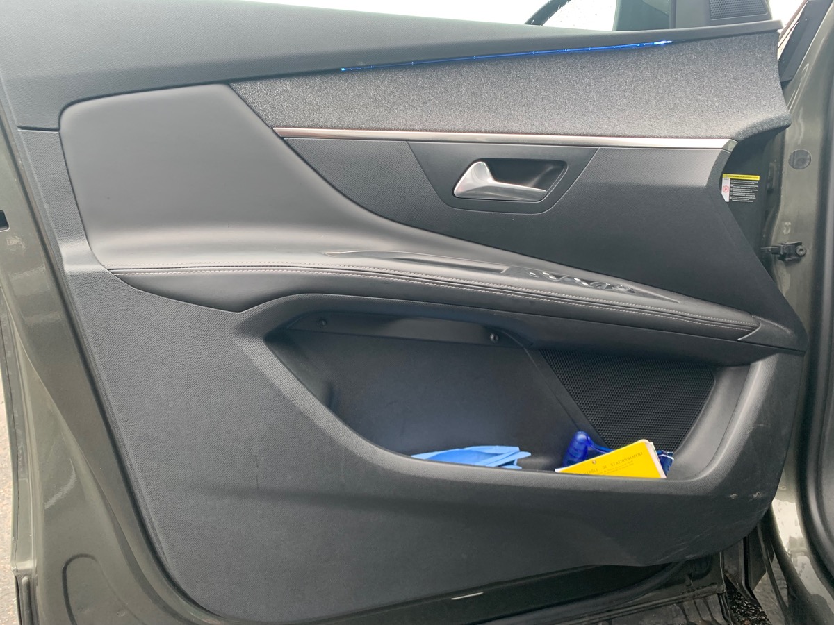 Peugeot 3008 130 ch | Allure business | Mirror link | Caméra recul | Coffre assisté électriquement