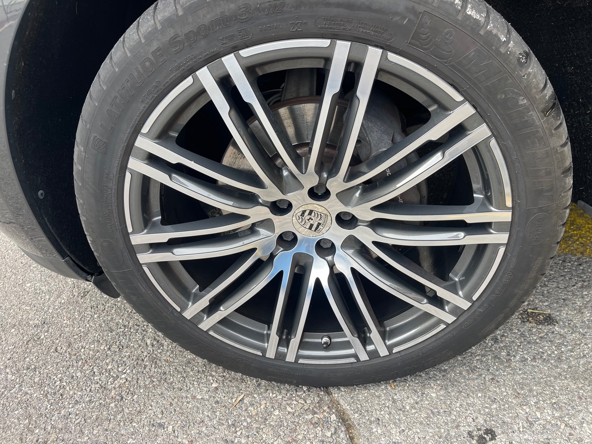 Porsche Macan 2.0 TFSI 252 CV AWD / Phase 2/Toit Ouvrant /Jantes Turbo/Pack Black /Echappement Sport