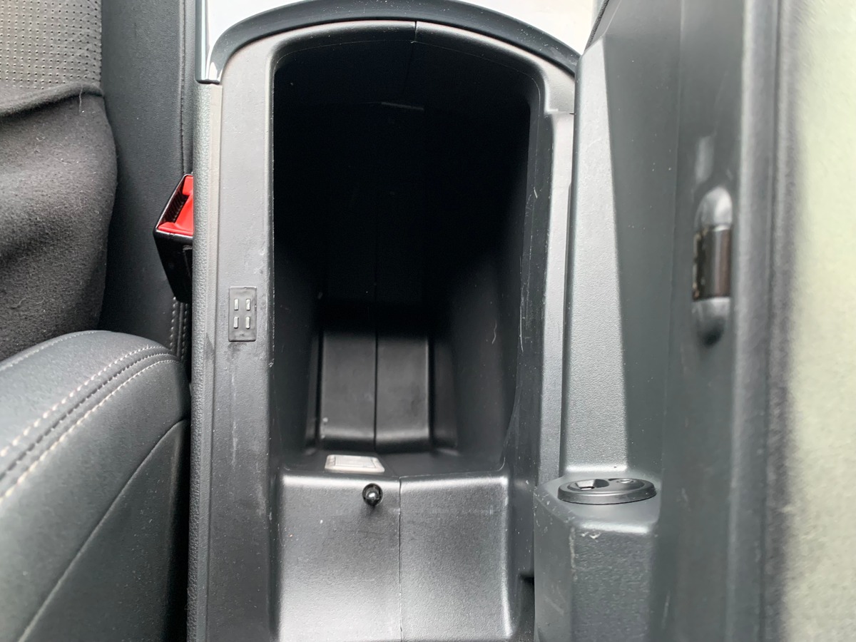 Peugeot 3008 200 ch | 2.0 e-HDi HYbrid4 Pack ETG6 + Electric | GPS | Bluetooth | Régulateur vitesse