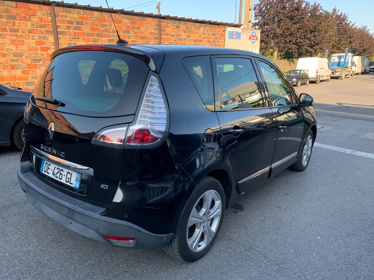 RENAULT Scenic 1.6 DCI 130 CV 1er main lounge 4XCC