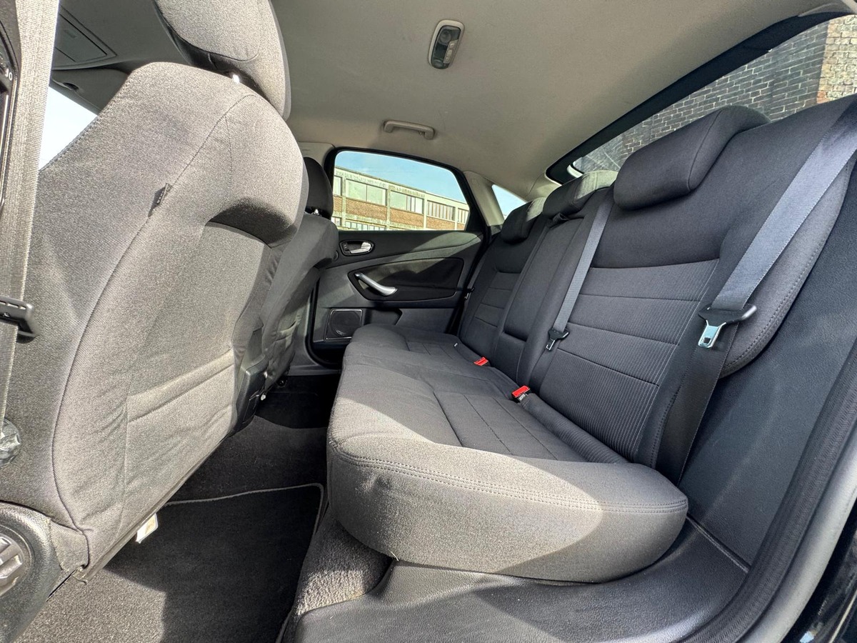 Ford Mondeo 2.0 140 TDCi Titanium-DISTRIBUTION NEUVE-GARANTIE