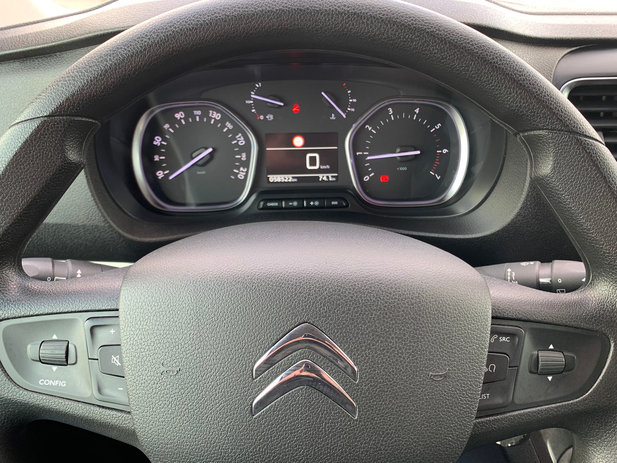 Citroën Spacetourer 120 ch | FEEL | 8 places | Attelage | Régulateur vitesse | Radar stationnement