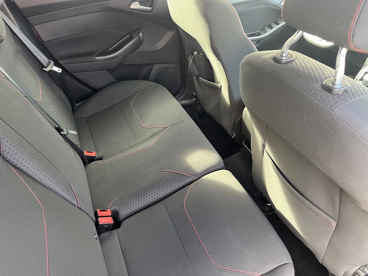 Ford Focus 1.0 Ecoboost 125ch ST LINE, Caméra de recul,  GPS, radars AV et AR, Clim Auto bizone