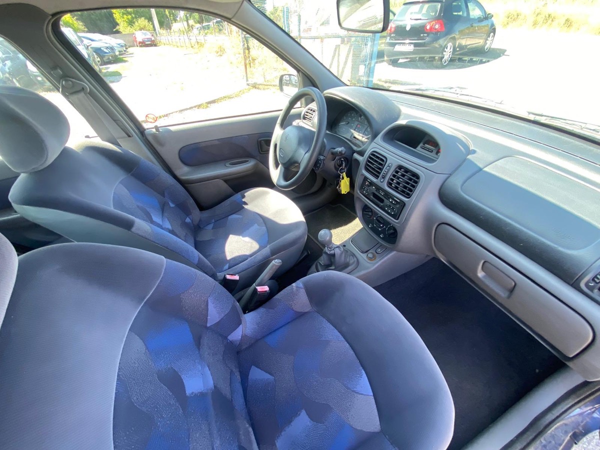RENAULT Clio 2 1.2i 60cv 135000km d’origine 