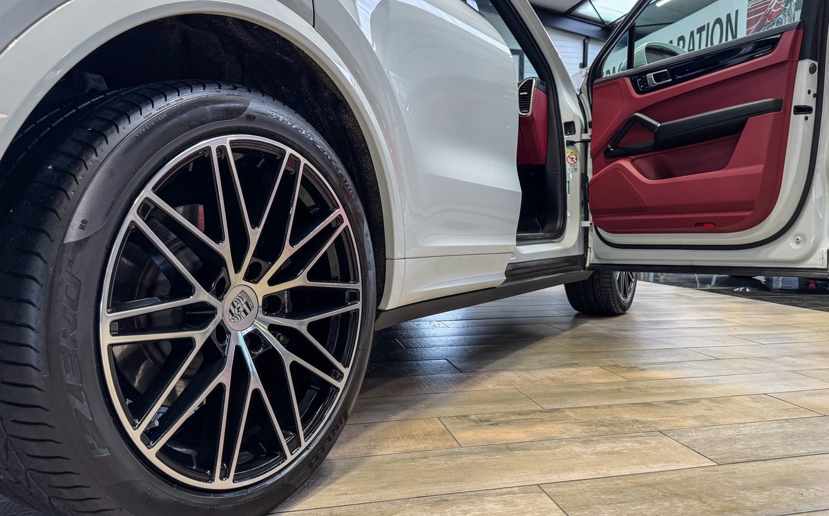 Porsche Cayenne Coupé 3.0 E-HYBRID 462 / CHRONO / SIEGES CHAUFFANTS