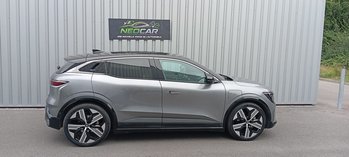 RENAULT MEGANE-E -Tech  EV60 220cv " SOH 95% " Finition "Iconic Optimum Charge C" en Excellent Etat