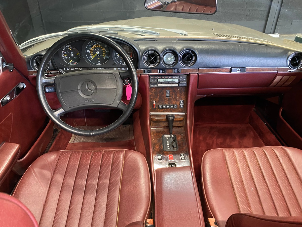 Mercedes-Benz Classe SL 560 v8 cabriolet w 107