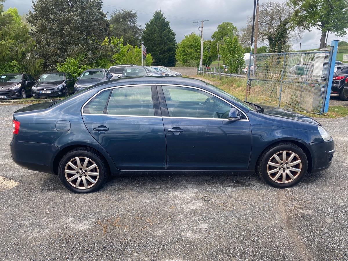 Volkswagen Jetta 2.0 tdi 140cv dsg 209015km