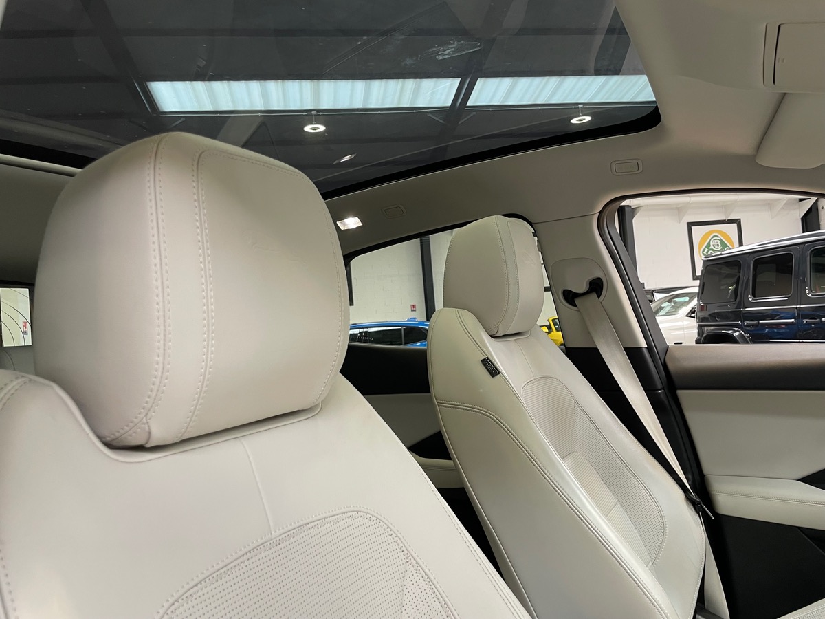 Jaguar E-Pace 2.0L P-250 AWD R-DYNAMIC HSE - TOIT PANO/VOLANT CHAUFFANT