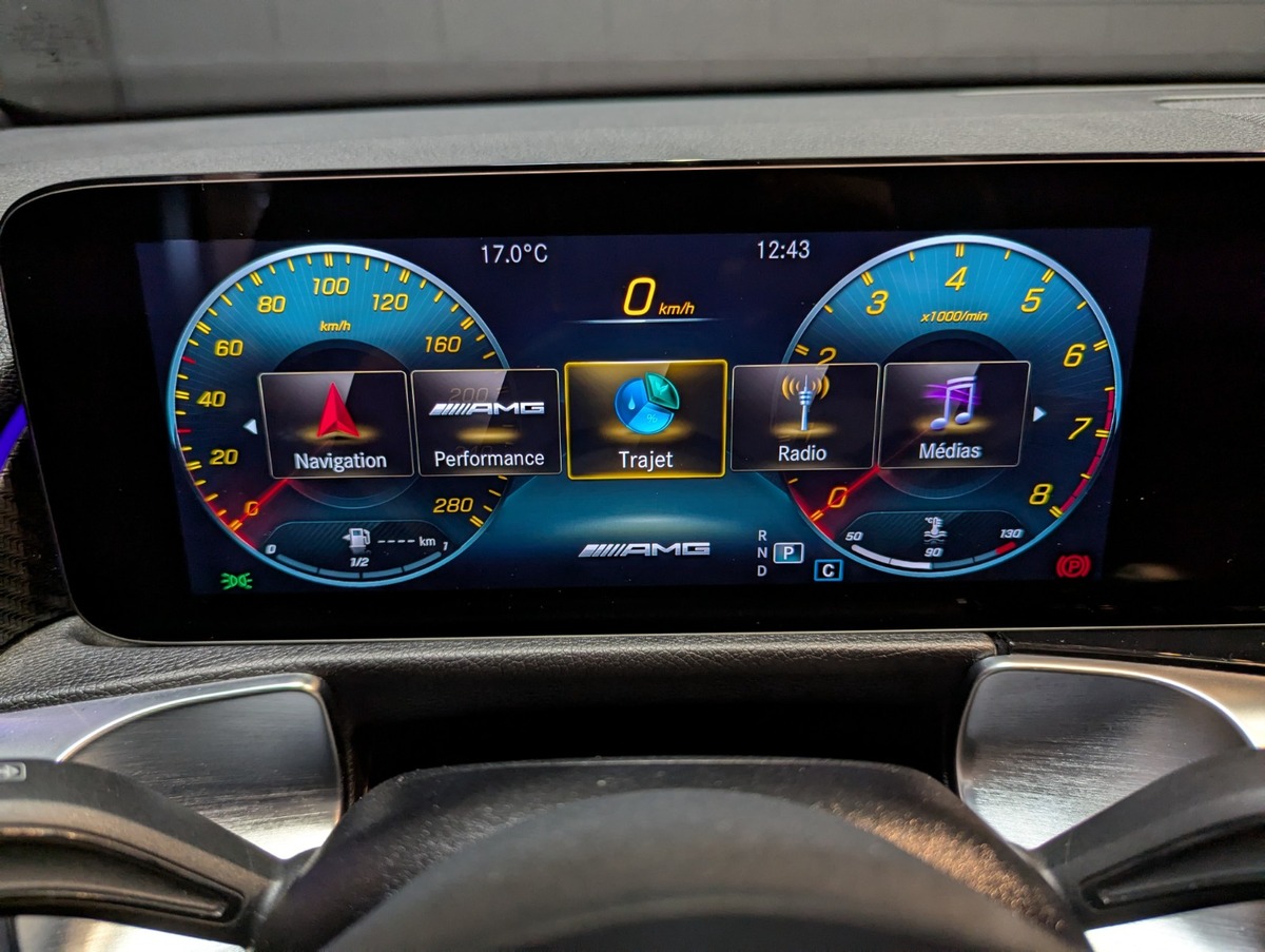 Mercedes Benz GLB AMG 35 4MATIC
