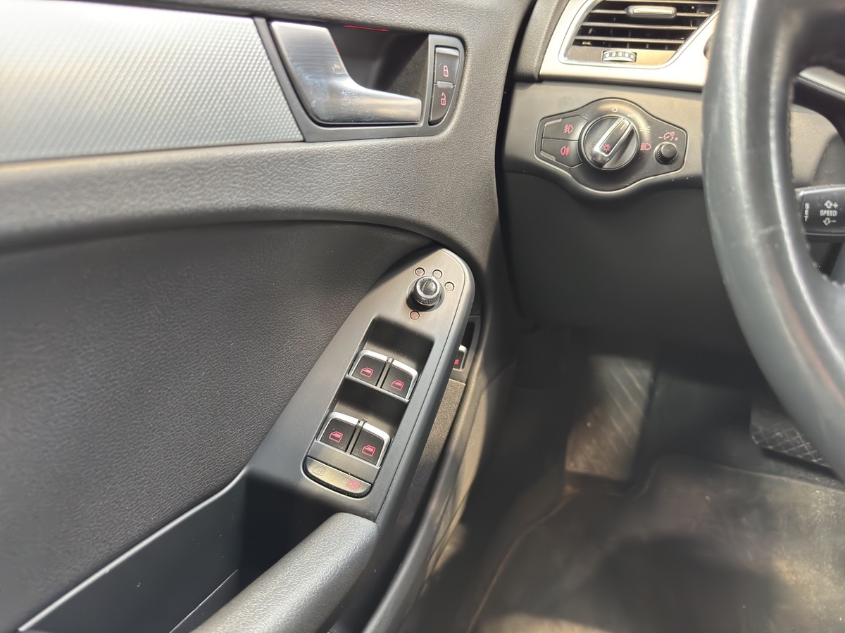 Audi A4 PHASE 2 1.8 TFSI 170CV  MULTITRONIC8 AMBITION LUXE ATTELAGE/SIEGE CHAUFFANT/VENTILEES A
