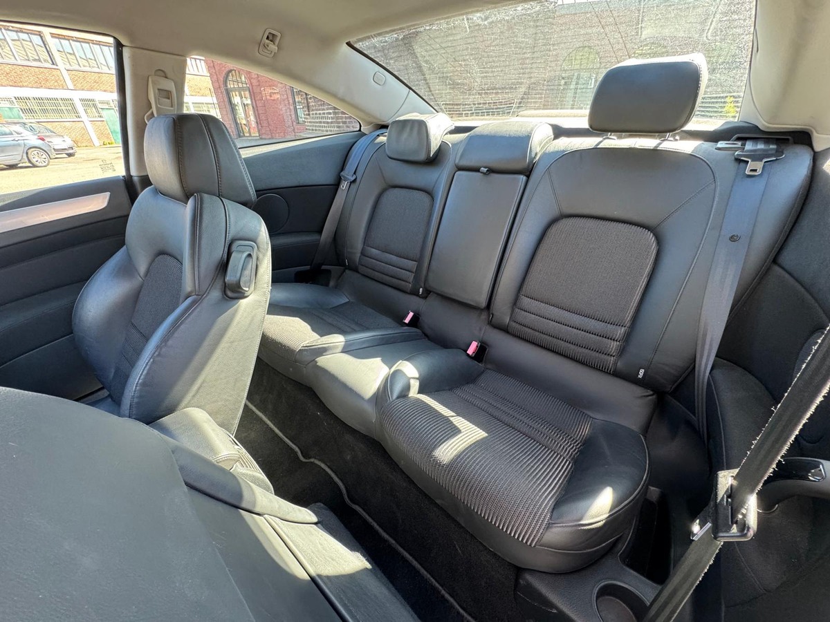 Peugeot 407 Coupe 2.0 HDI 135ch Elixir