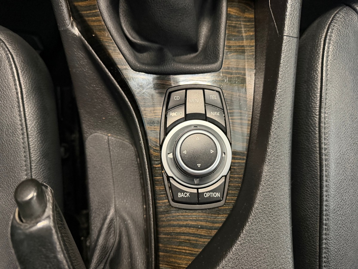 Bmw X1 E84 xdrive18 2.0 143 CV / 1er Main / GPS / Radar de stationnement Av / Ar