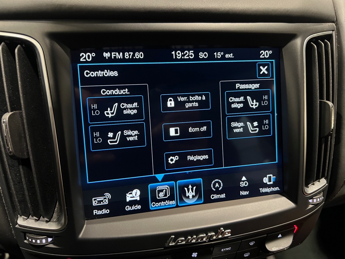 Maserati Levante Diesel 3.0 V6 Turbo 275 SPORT /CARPLAY/ATTELAGE/