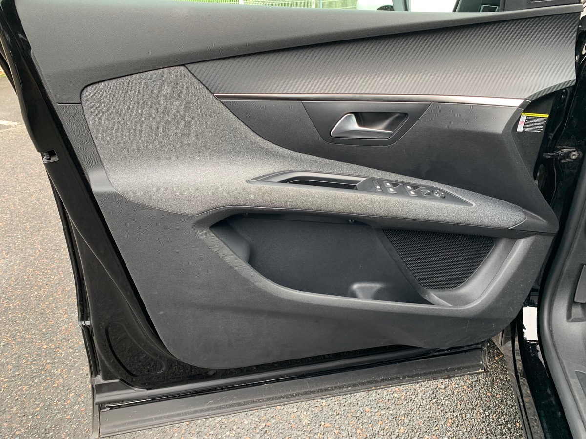 Peugeot 5008 130 ch | 7 Places | Active Pack