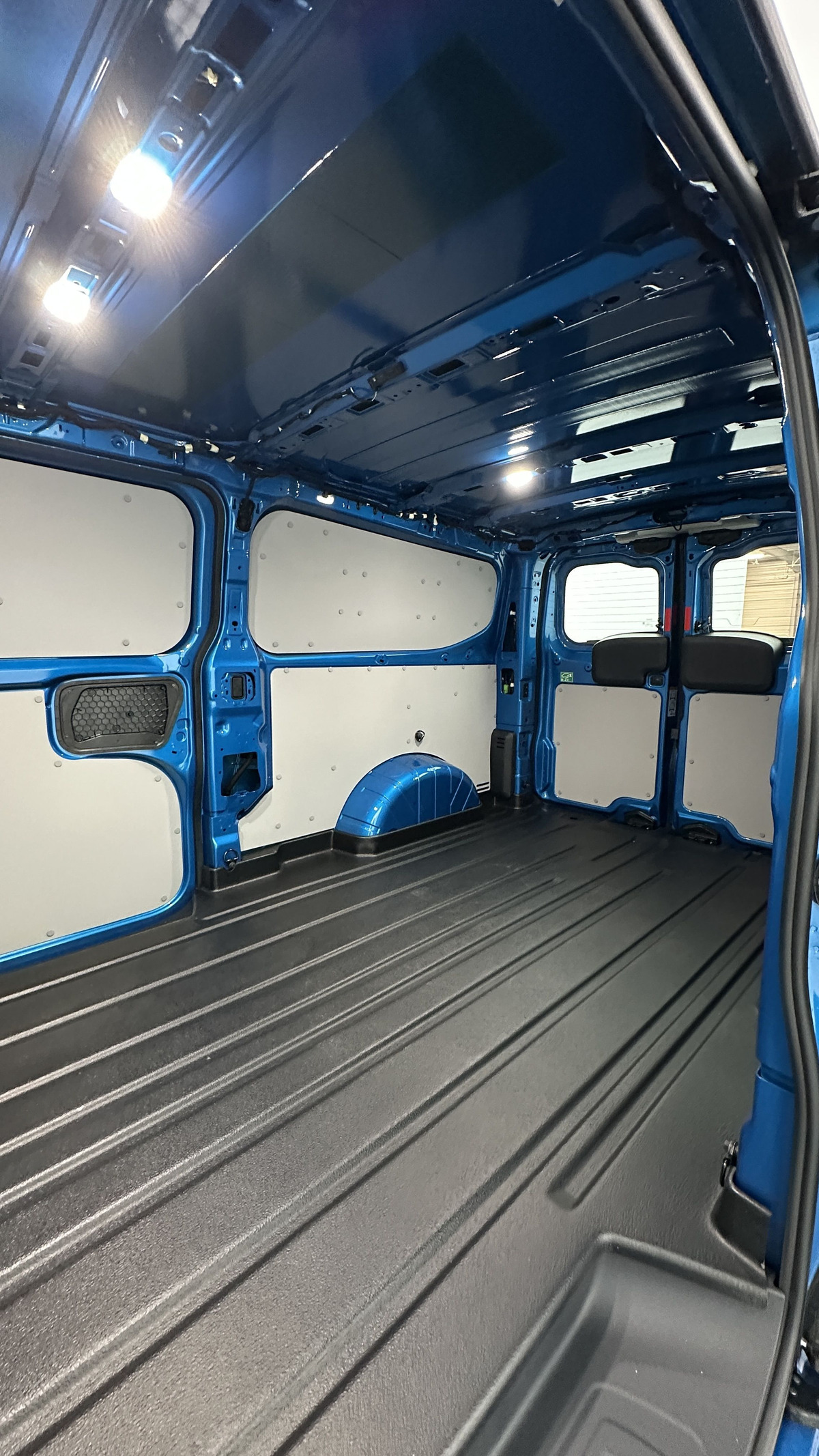 Ford TRANSIT CUSTOM 320 L2H1 2.0 EcoBlue 170ch MS-RT BVA8 AWD | 49600 euros hors taxes