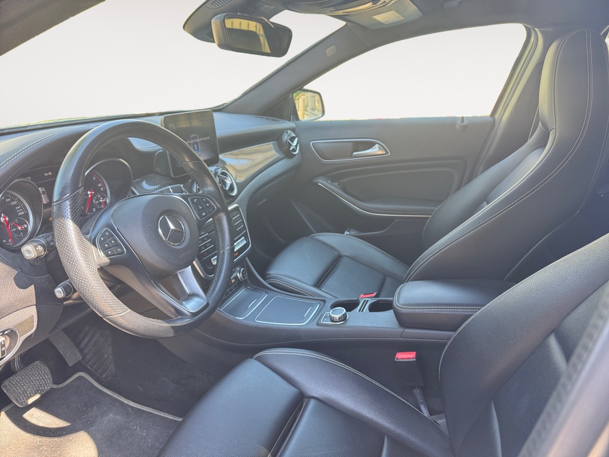 Mercedes Benz GLA 200 CDI STARLIGHT EDITION 7G-DCT