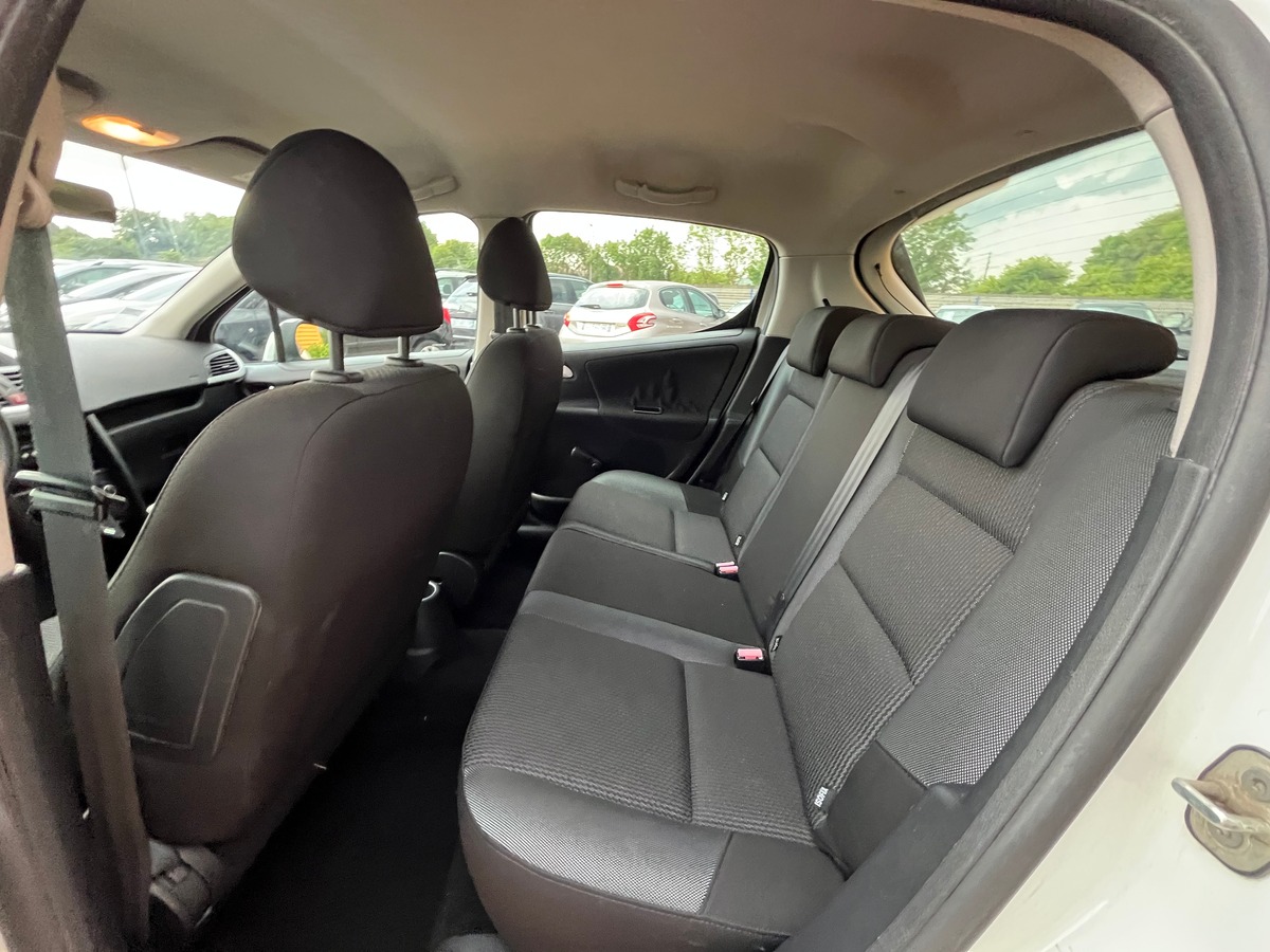 Peugeot 207 5 portes 1.6 HDi 90 CH