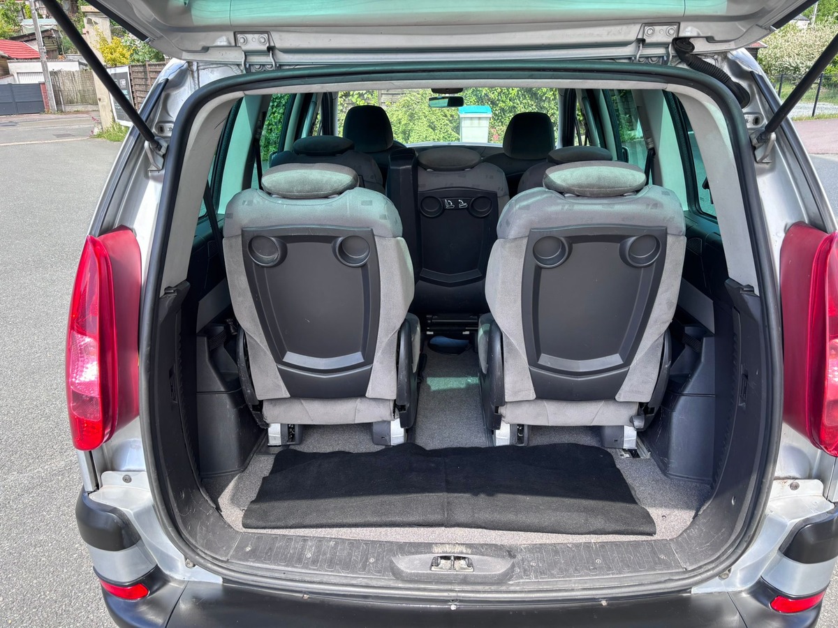 Peugeot 807 7 places 2.0 HDi 110 Confort - Distribution neuve - Garantie