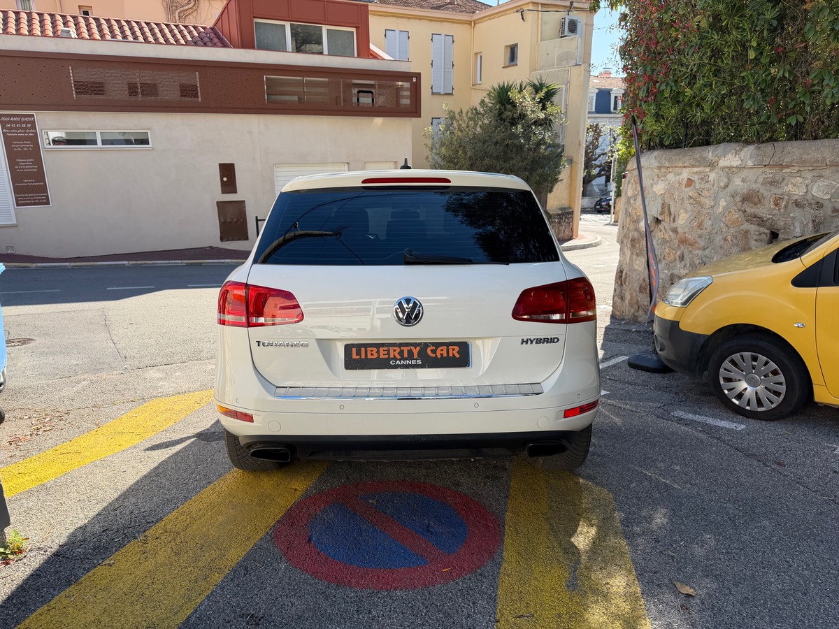 Volkswagen Touareg 3.0 TSI V6 379 CV Hybrid / Jantes Noires / Gps / Carat Edition