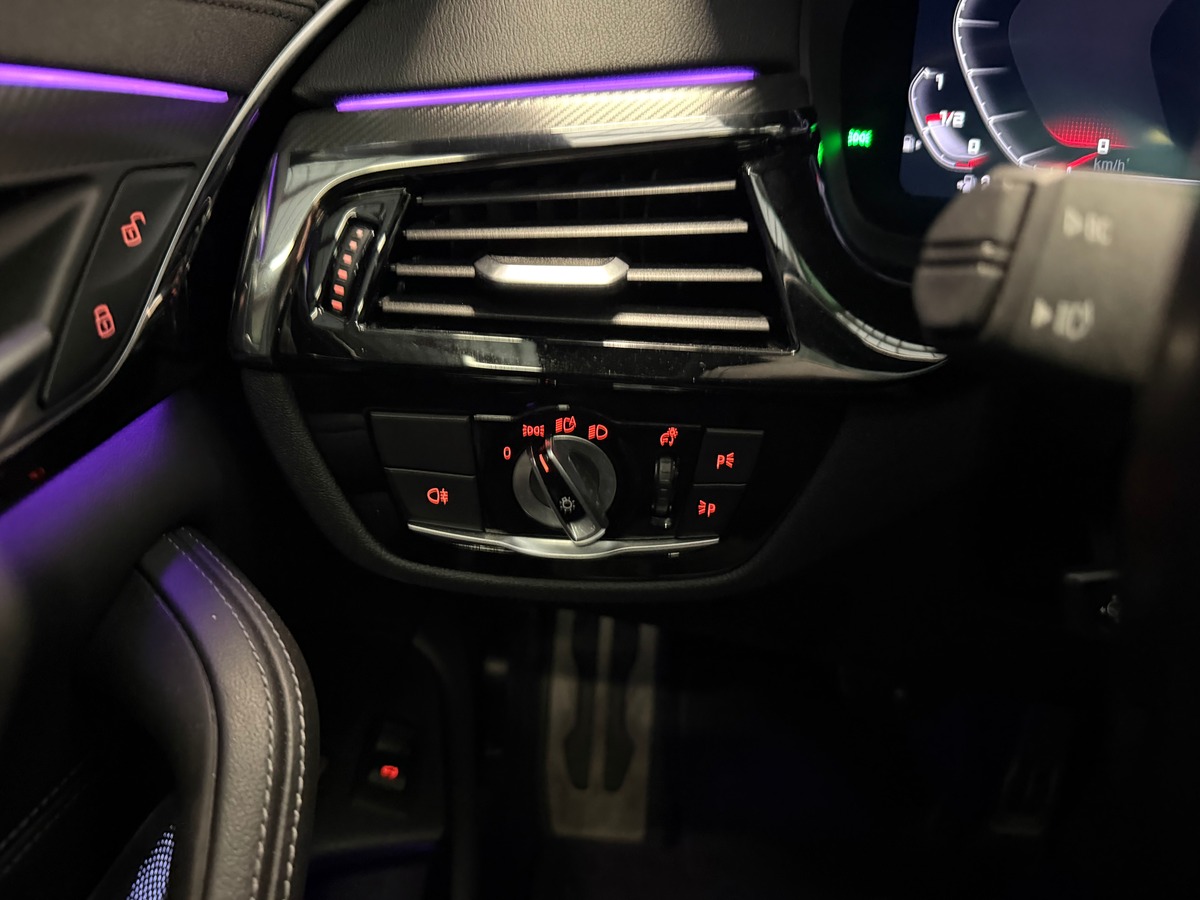 Bmw M5 compétition f90 lci phase 2 4.4 l v8 bi- turbo Bowers & Wilkins / Toit Ouvrant / Caméra 360°
