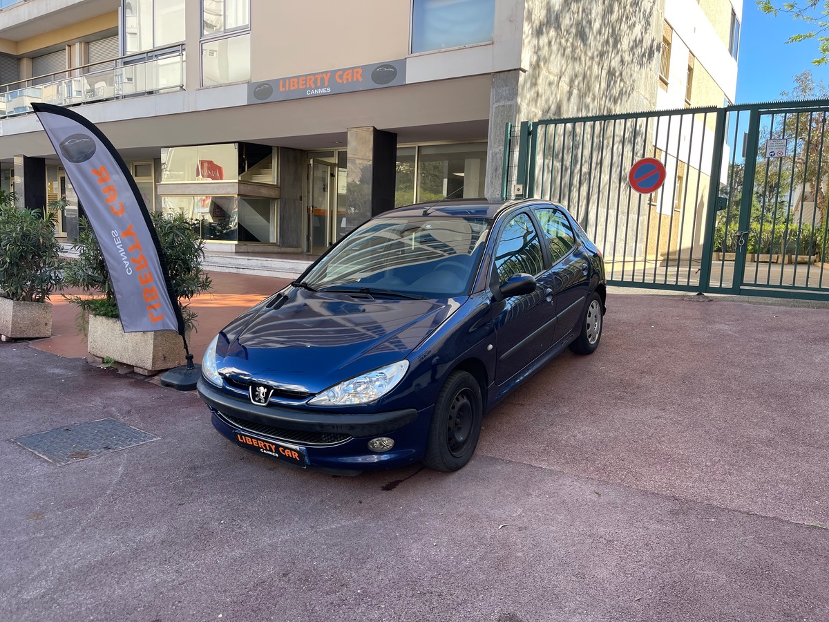 Peugeot 206 XR 1.4 i 75cv / 5 Portes / Courroie Ok