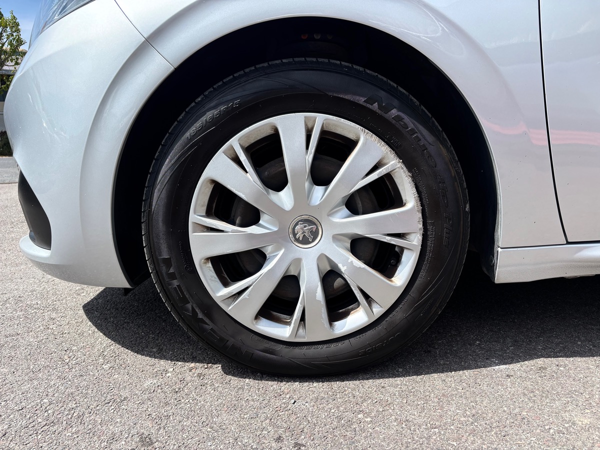 Peugeot 208 Société 1.6 hdi 75 BVM5