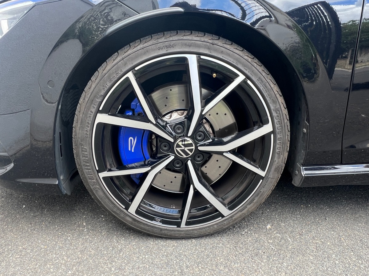 Volkswagen Golf VIII R 2.0 TSI 320 4Motion DSG7