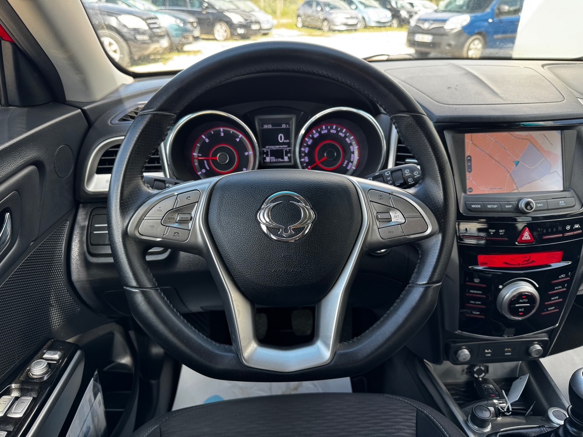 Ssangyong Tivoli 160 E-XDI 115 CV 2WD URBAN +   /  CAMÉRA  /  ACCES MAIN LIBRE  /  MOTEUR A CHAINE