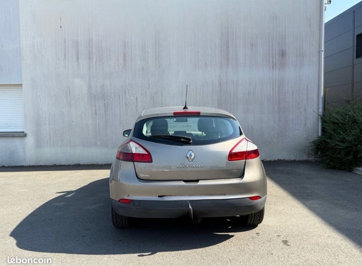 RENAULT Megane III 1.4 TCe 130 CV EDITION PRIVILEGE MOTEUR A CHAINE DE DISTRIBUTION