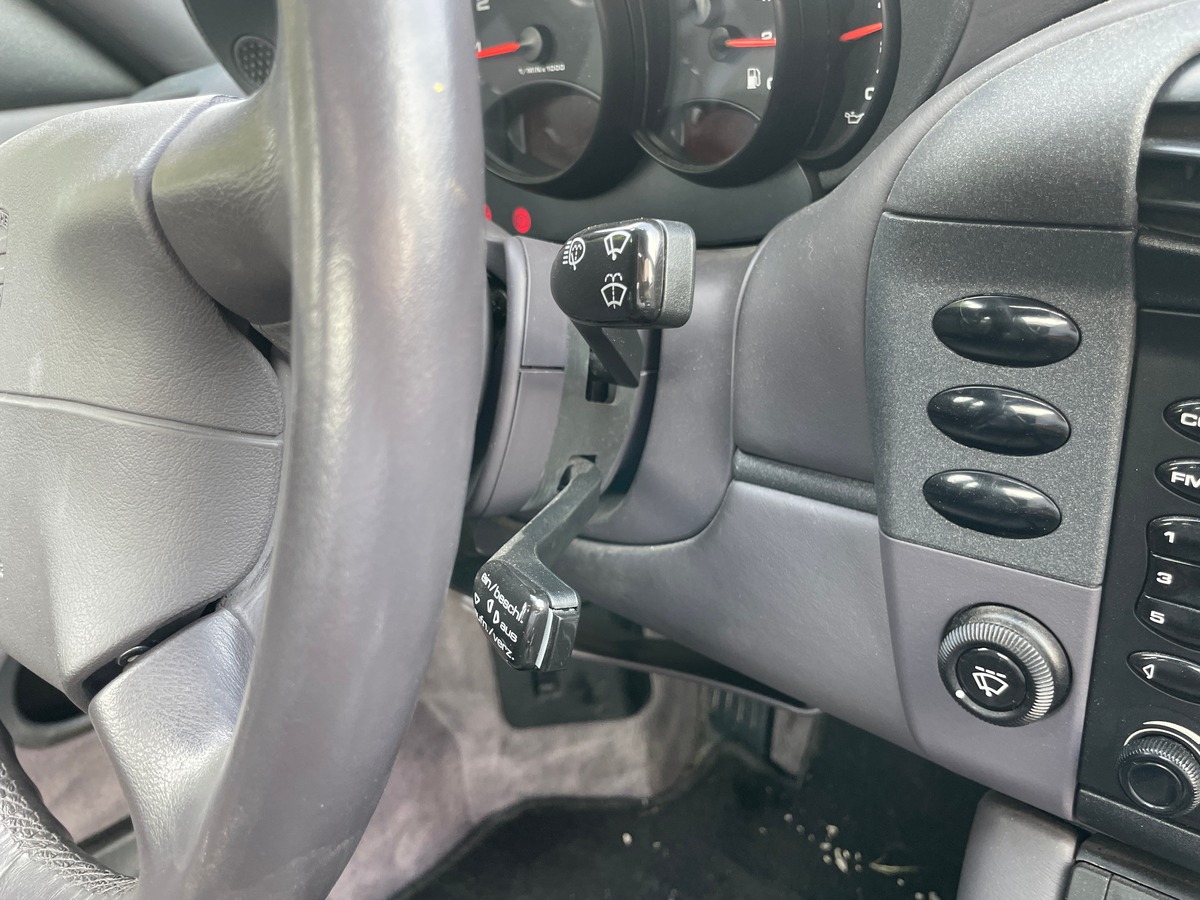 Porsche 911 Carrera coupé (996) 3.4L 301 CH