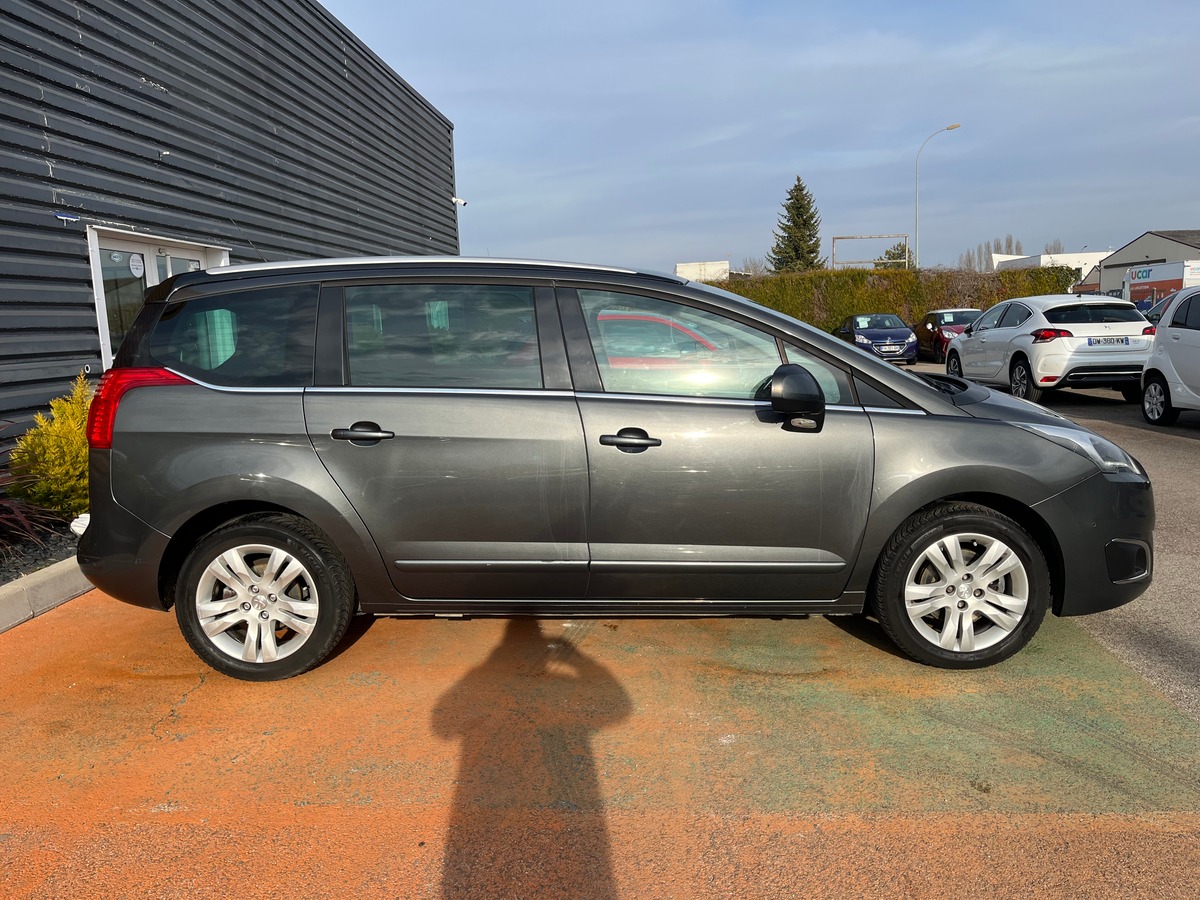 Peugeot 5008 Phase 2 1.6 e-HDi 120 ch ALLURE 7 PLACES