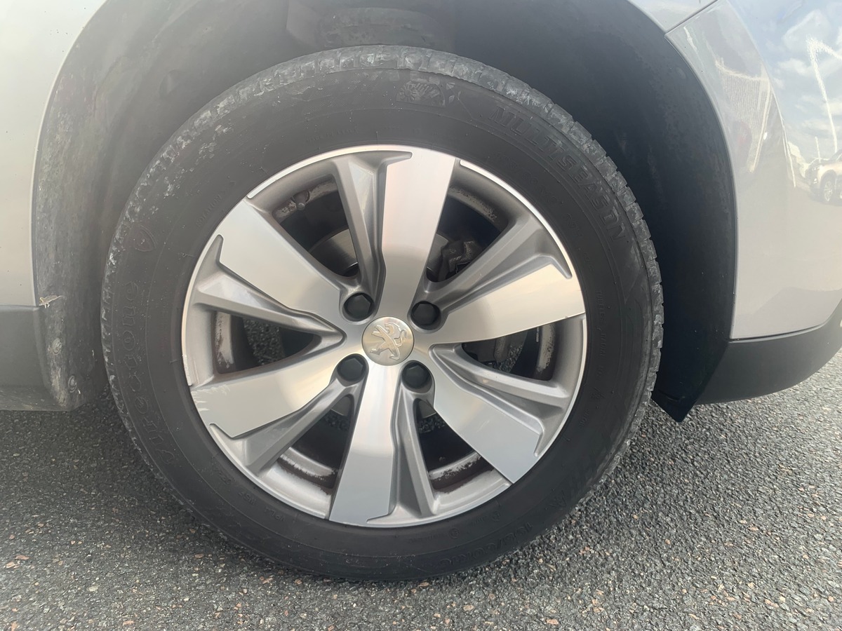 Peugeot 2008 100 ch | Style | Régulateur de vitesse | GPS | Bluetooth | Radar arriére | Barres toit