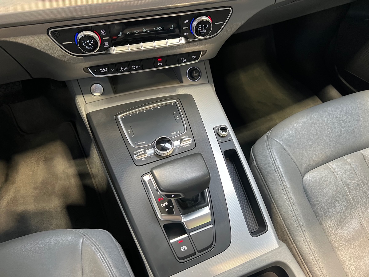 Audi Q5 II QUATTRO 2.0 TDI 190CV S-Tronic7 - AVUS - TOIT PANORAMIQUE/GPS/CAMERA