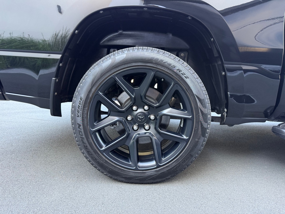 Dodge RAM 1500 LARAMIE SPORT NIGHT EDITION 402 CH / TVA / CARNET / 21663 KMS