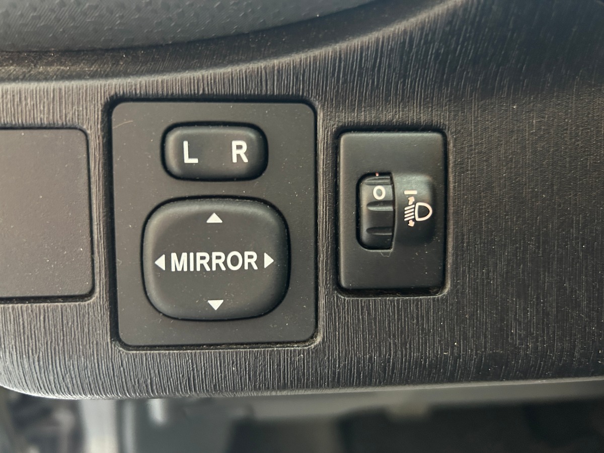 Toyota Yaris 1.0 VVTi 12V 69 cv - MOTEUR À CHAINE - VIDANGE ET CT OK - GARANTIE