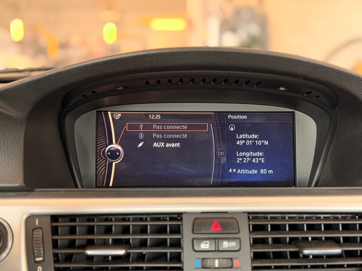 Bmw Série 3 Cabriolet Sport Design (E93) LCI 320d 2.0 d 184 cv Boîte auto - Sièges Alcantara