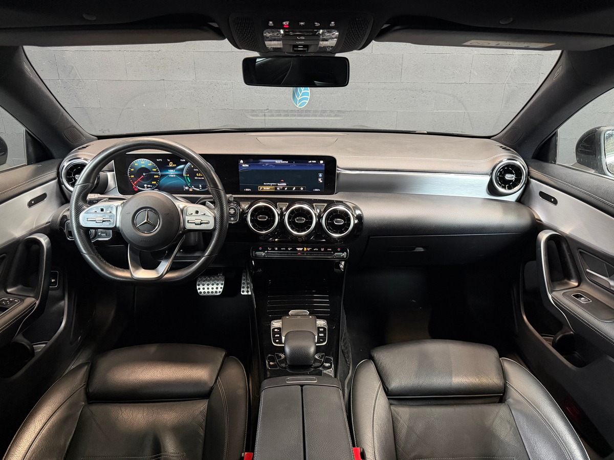 Mercedes Benz CLA 180D AMG LINE