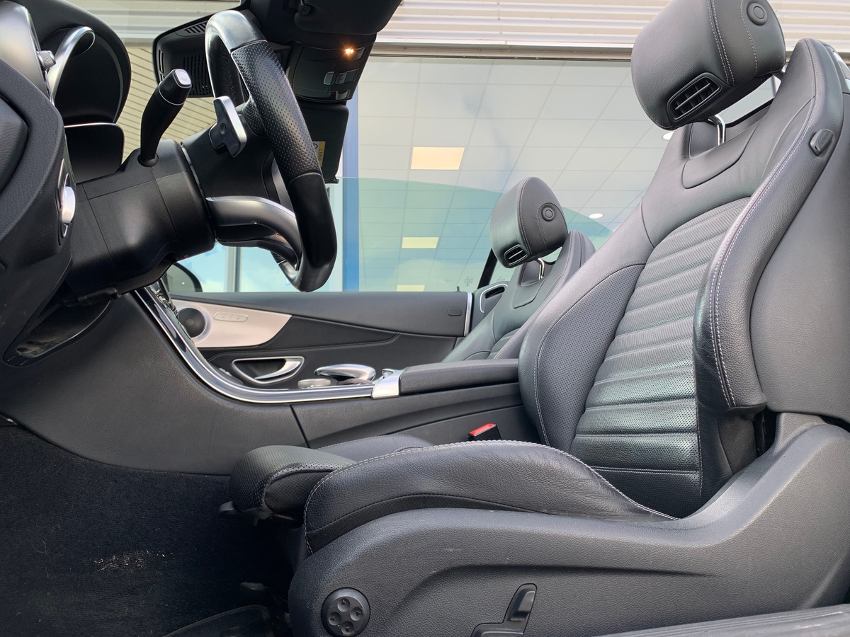 Mercedes-Benz Classe C Cabriolet 194 ch | AMG Line | Siéges électriques chauffants | Caméra de recul