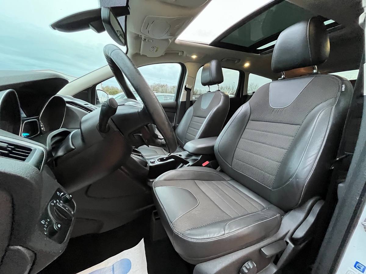 Ford Kuga II 2.0 TDCi 4x4 Powershift 150 ch TITANIUM boite automatique