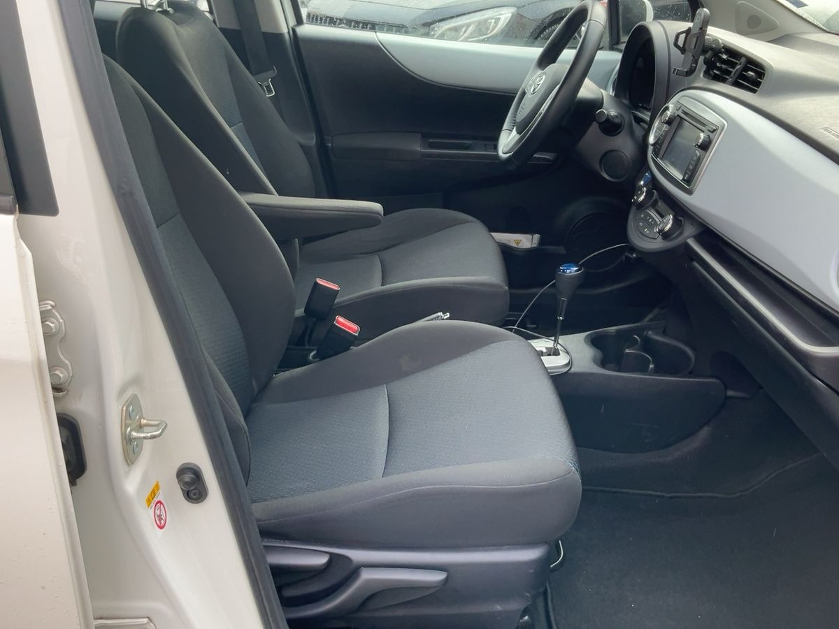 Toyota Yaris Hybrid III 1.5 HSD 100