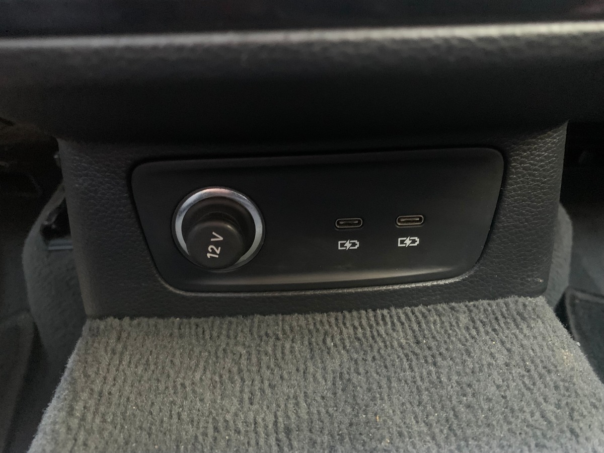 Audi Q3 150 ch | S line | Toit ouvrant | Caméra de recul | Apple car play | Attelage | Régulateur