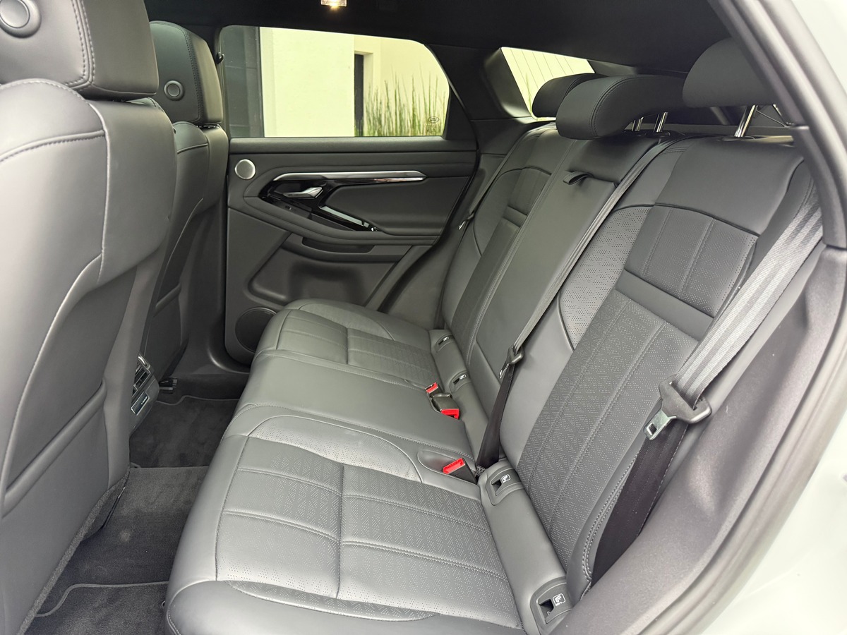 LAND ROVER EVOQUE P300E PHEV AWD R-DYNAMIC HSE / TVA / FRANCAIS / 1ERE MAIN / 18328 KMS