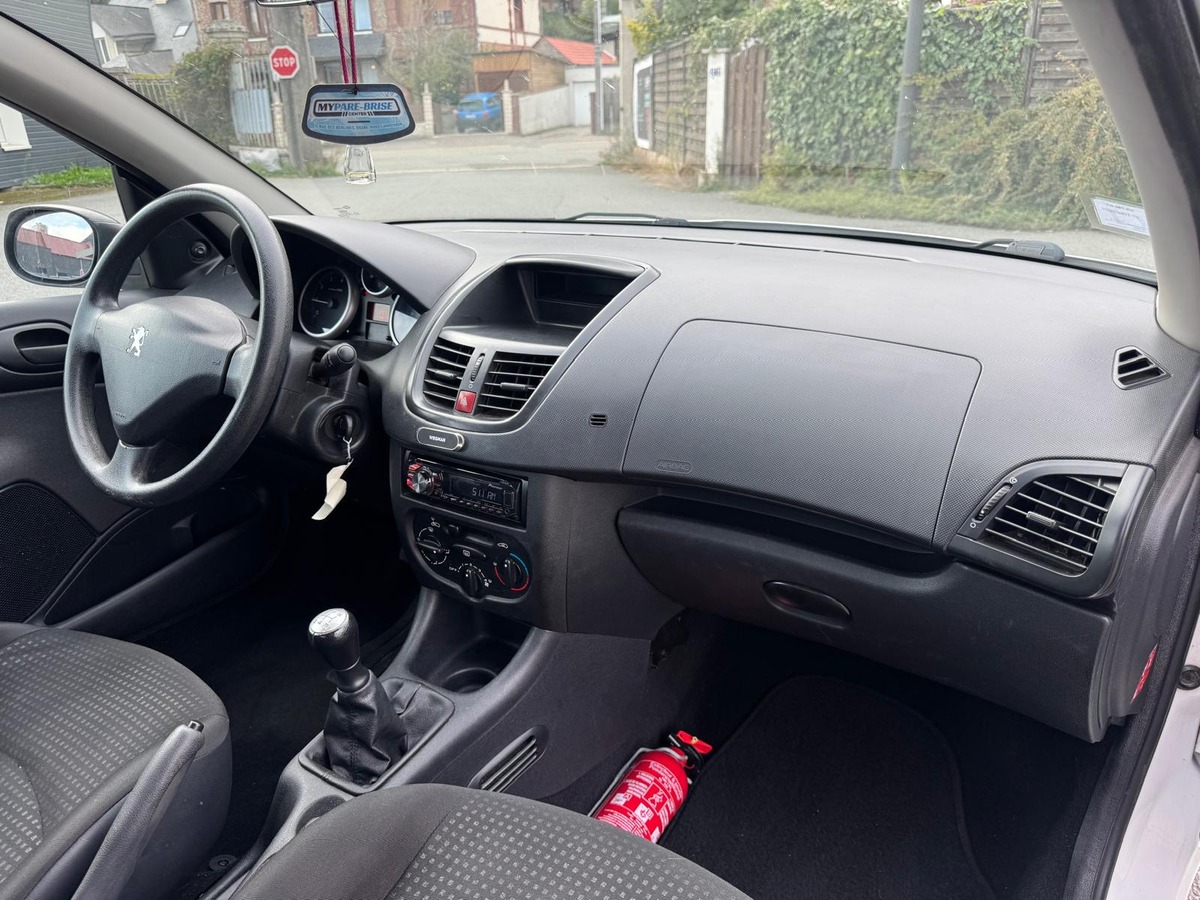 Peugeot 206 + 1.1 60 Finition Urban- Distribution neuve- Garantie