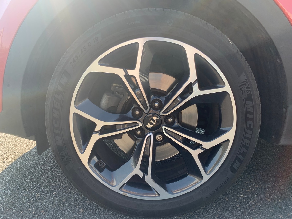 Kia Sportage 136 | GT LINE | Toit panoramique | Caméra recul | GPS | Régulateur vitesse | Attelage