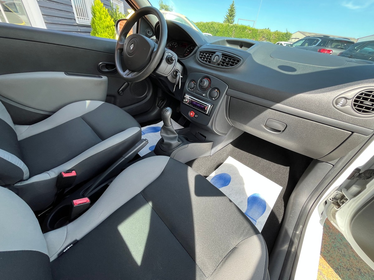 RENAULT Clio III Phase 2 1.2 i eco2 75 ch