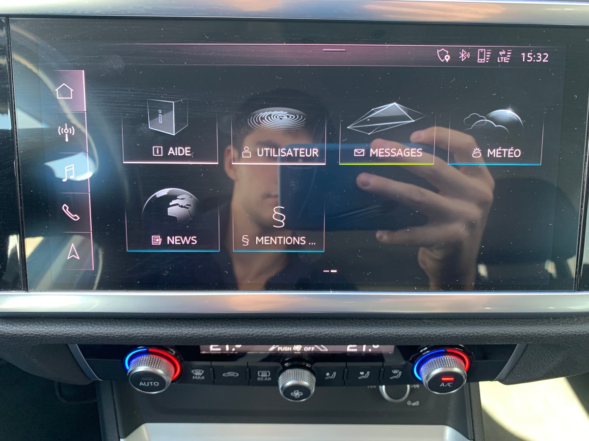 Audi Q3 Sportback 150 | Premiére MAIN | Design | Apple car play | Attelage amovible | Entretien AUDI