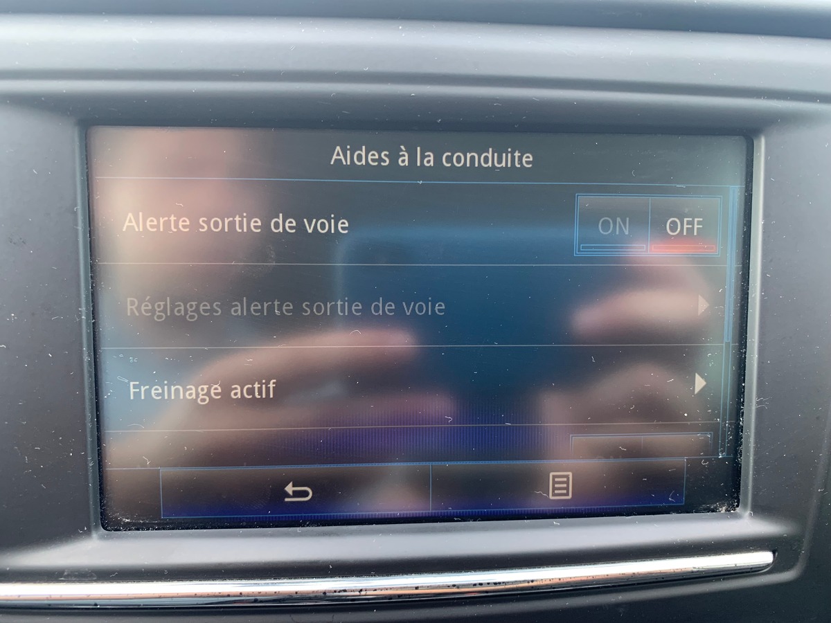 RENAULT Kadjar 130 | Intens | Caméra recul | Régulateur vitesse | Attelage amovible | Roue secours