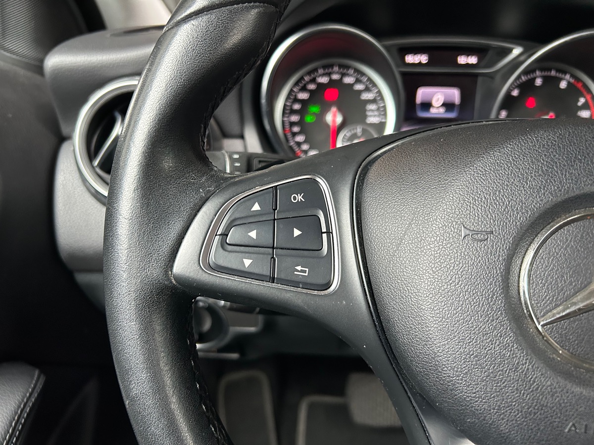 Mercedes Benz GLA 180